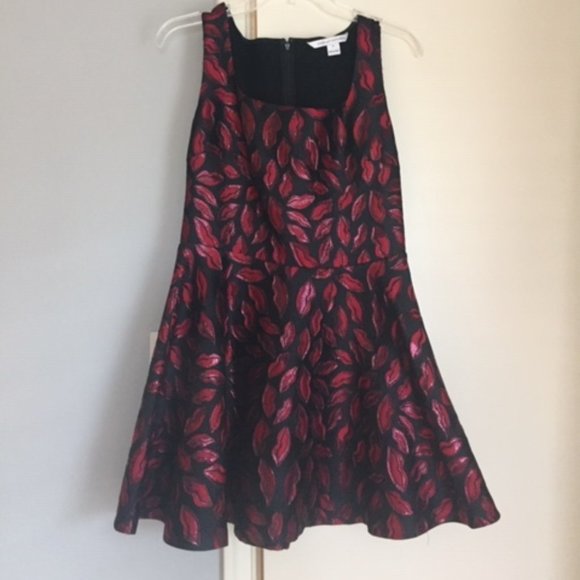 Diane von Furstenberg Minnie red lips dress, 6 - Picture 3 of 7